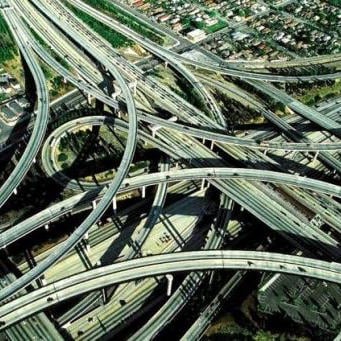 Consul offre une interface DNS pour récupérer les adresses et ports des services et des nodes déclarés.